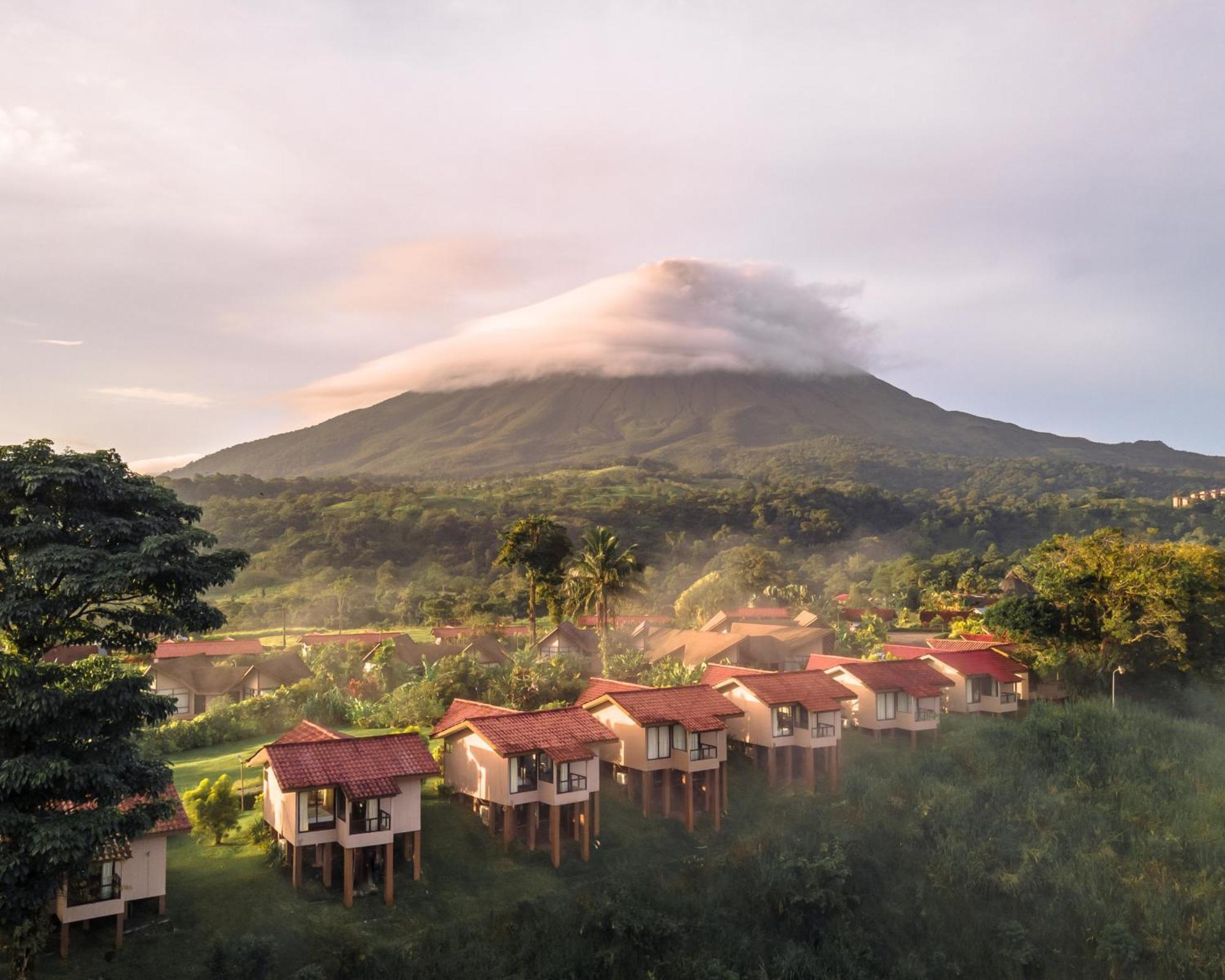 Montana De Fuego All Inclusive Hotel La Fortuna Стая снимка